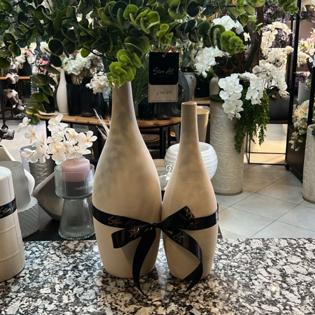 Vase Élégant avec Eucalyptus Artificiel – Image 3
