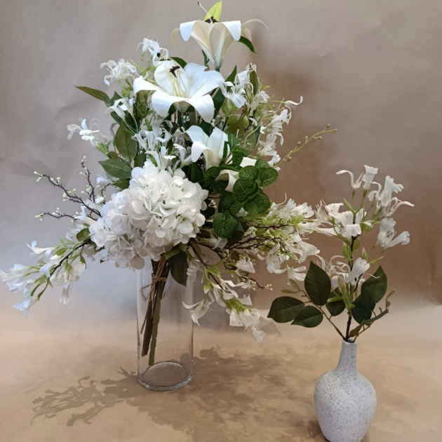 Composition florale artificielle élégante – Image 4